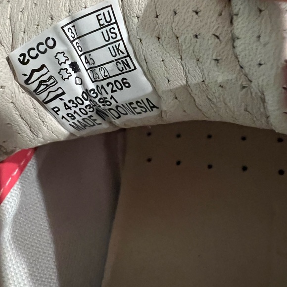 Ecco walking shoes size 6, EUC - Picture 9 of 9